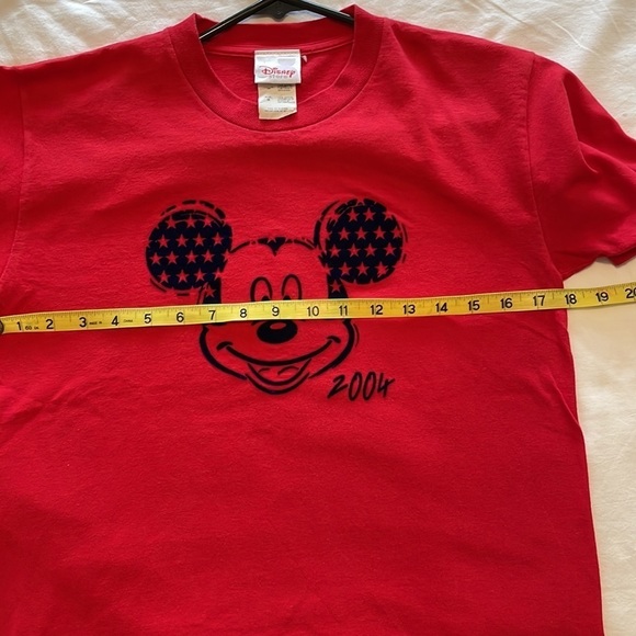 DISNEY STORE Red Mickey Mouse Short Sleeve Crewneck T-shirt 2004 Medium - Picture 6 of 7